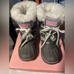 London Fog snow boots